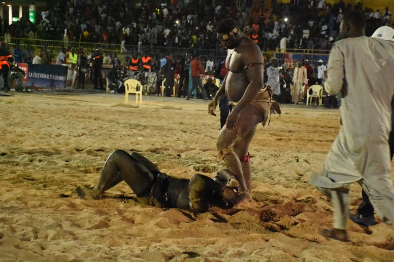  Tapha Tine trop fort pour Yékini Jr
