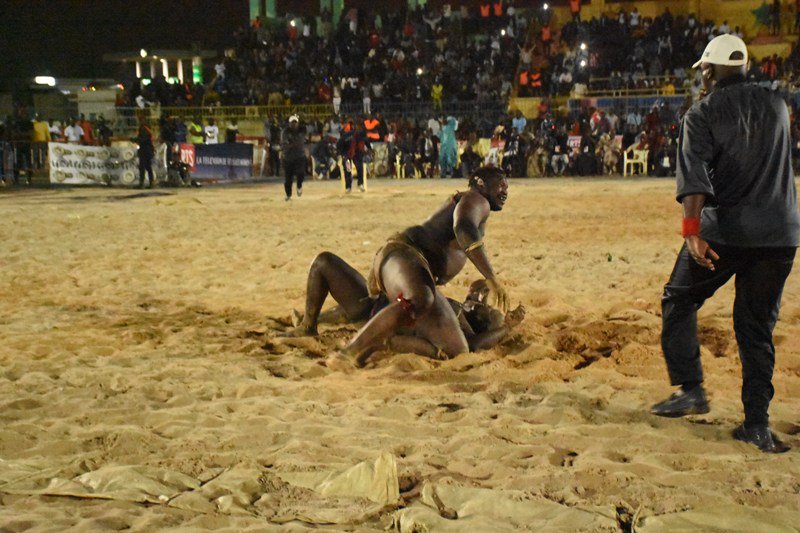  Tapha Tine trop fort pour Yékini Jr